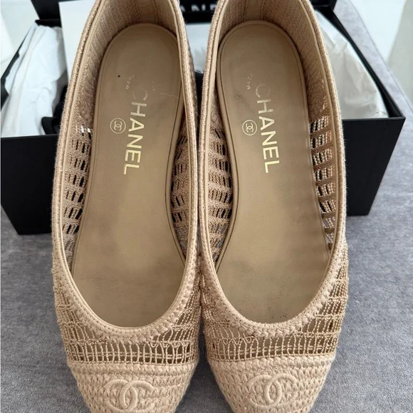 CHANEL Beige Crochet Ballet Flats - Picture 13 of 14